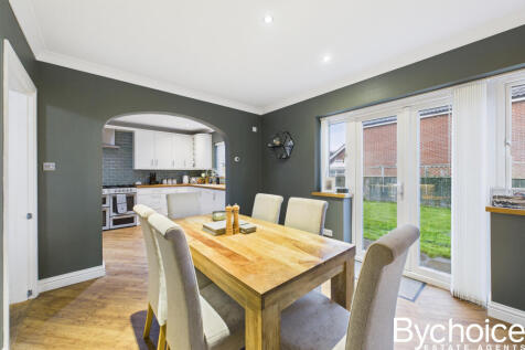 CAM05454G0-PR0070-STILL011