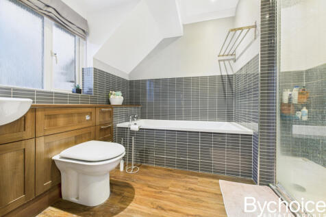 CAM05454G0-PR0070-STILL035