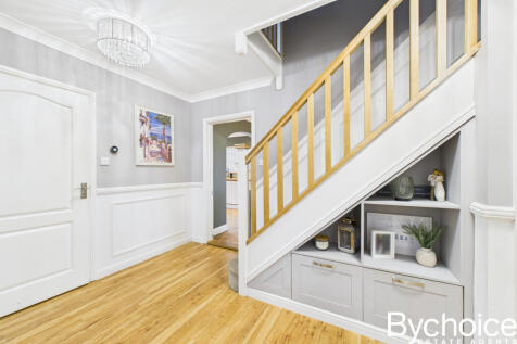 CAM05454G0-PR0070-STILL006