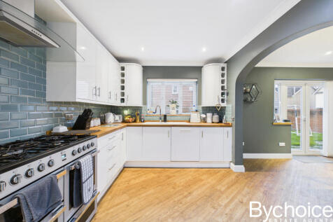 CAM05454G0-PR0070-STILL016