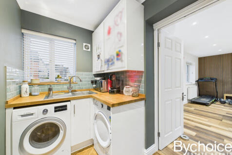 CAM05454G0-PR0070-STILL017