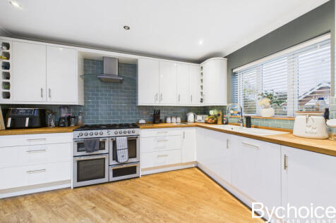 CAM05454G0-PR0070-STILL043