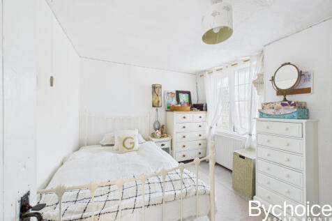 CAM05454G0-PR0072-STILL027