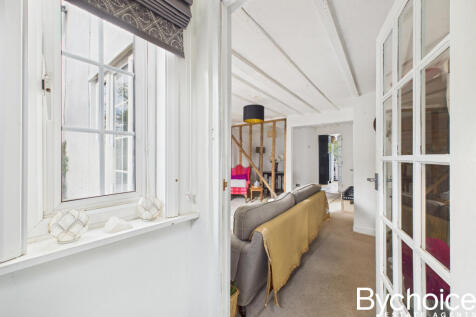 CAM05454G0-PR0072-STILL020