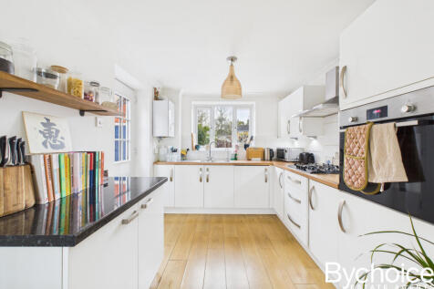 CAM05454G0-PR0077-STILL001