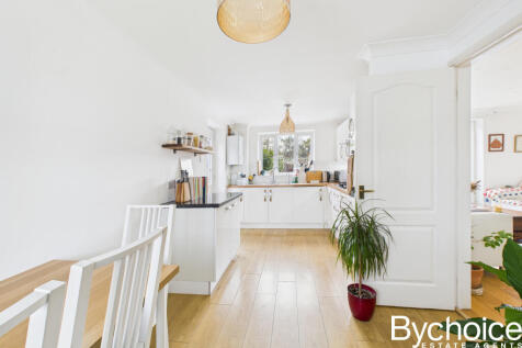 CAM05454G0-PR0077-STILL004