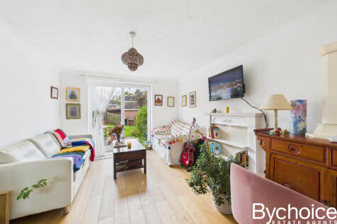 CAM05454G0-PR0077-STILL005