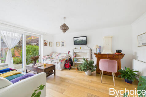 CAM05454G0-PR0077-STILL006