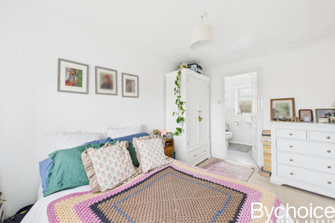 CAM05454G0-PR0077-STILL019