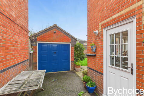 CAM05454G0-PR0077-STILL010