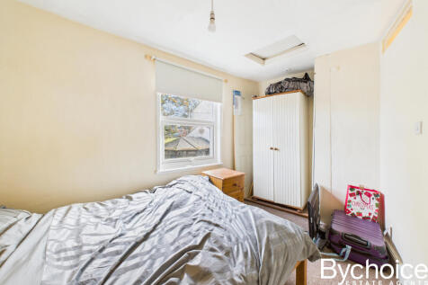 CAM05454G0-PR0078-STILL010