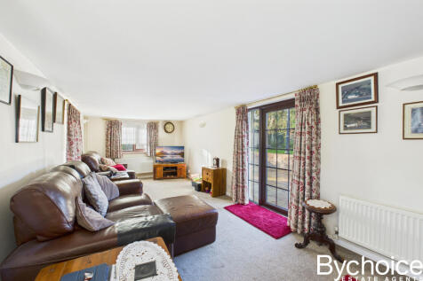 CAM05454G0-PR0080-STILL037