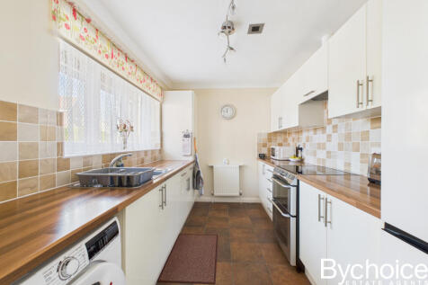 CAM05454G0-PR0082-STILL008