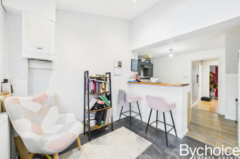 CAM05454G0-PR0083-STILL018