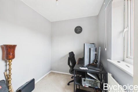 CAM05454G0-PR0083-STILL010