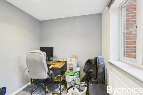 CAM05454G0-PR0083-STILL012