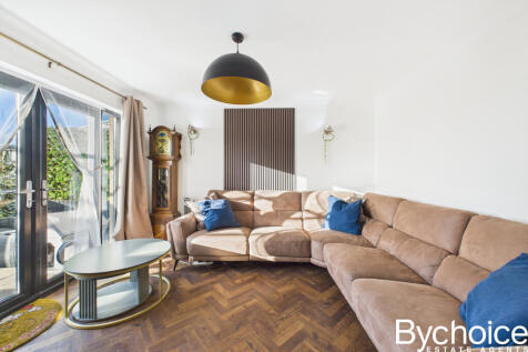 CAM05454G0-PR0088-STILL004