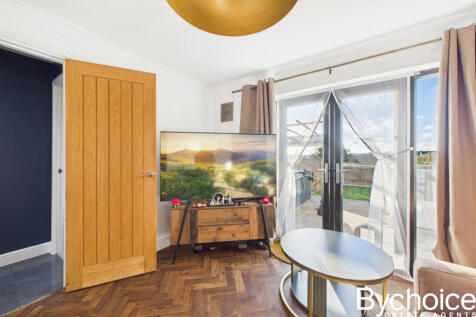 CAM05454G0-PR0088-STILL006