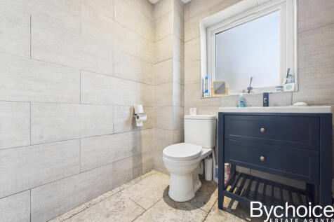 CAM05454G0-PR0088-STILL001