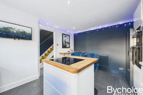 CAM05454G0-PR0088-STILL013