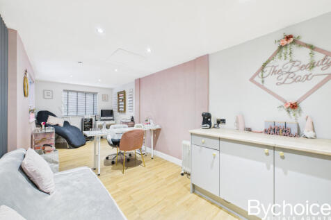 CAM05454G0-PR0086-STILL023