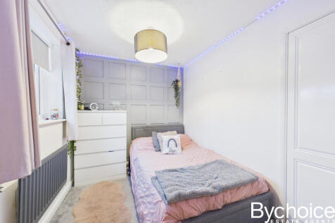 CAM05454G0-PR0086-STILL040