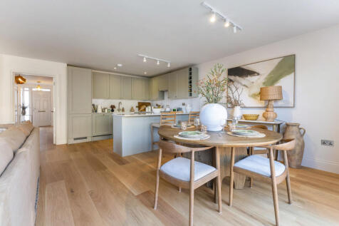 Show home kitchen/ dining