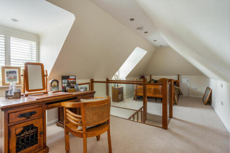Bedroom/study