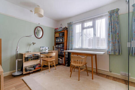 Bedroom / Hobby Room