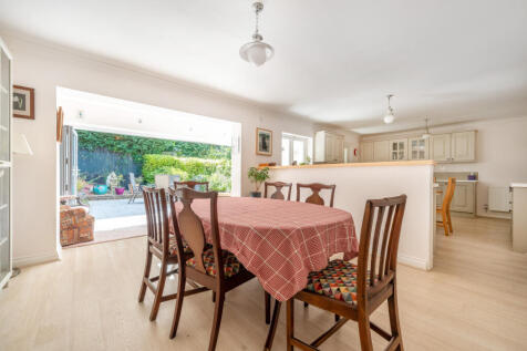 kitchen/dining
