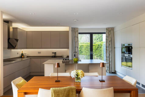Kitchen-diner close