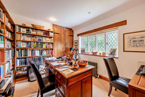 bedroom/study