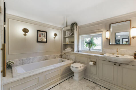 Main bathroom