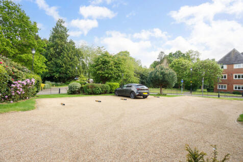 Parking area to front
