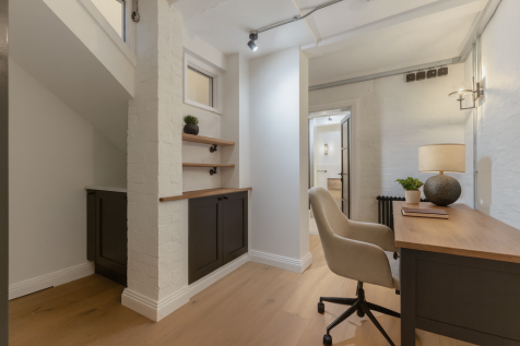 *Please note that the furniture has been virtually staged*