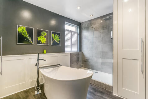 Main Bath/Shower Room