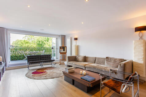 Sitting Area to Balcony