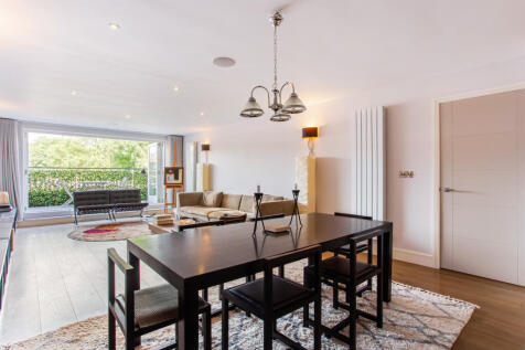 Dining and Sitting Areas