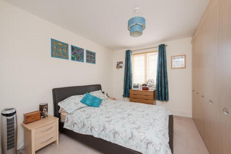 Main Bedroom (Furnished)