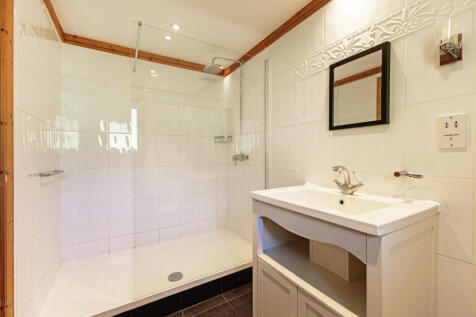 Ensuite to Main Bedroom