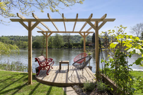 Riverside Seating