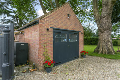 Detached Garage
