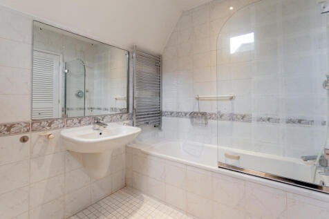 Ensuite to Principal Bedroom