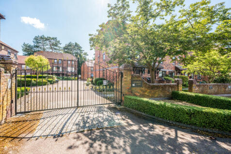 Gates into Rivermead Court