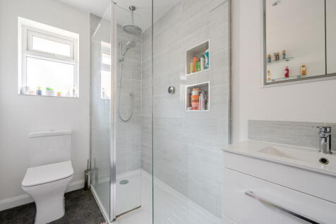 Ensuite to Main Bedroom