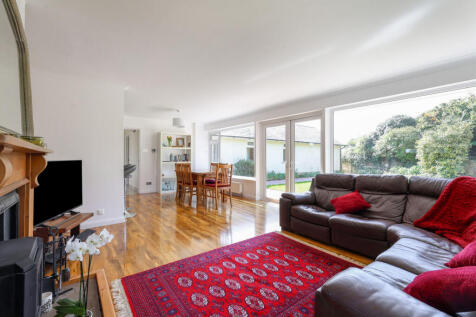 Sitting/Dining Room
