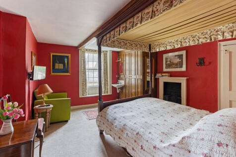 En Suite Guest Bedroom 1