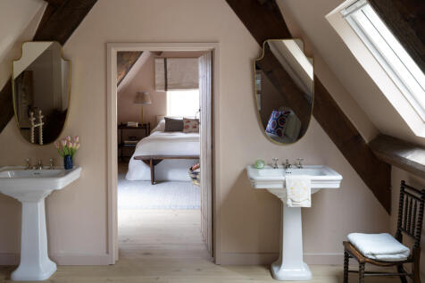En Suite through to Principal Bedroom