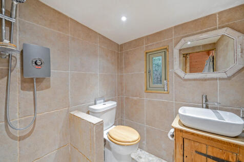 Annexe Shower Room