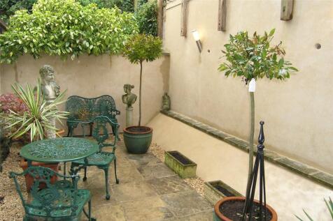 Courtyard - Library Image